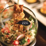 Salade de riz et brochette de poulet